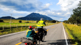 Bild:15.000 km Bikepacking. Mit Fahrrad und Kind quer durch Europa und Vorderasien bis nach Australien.