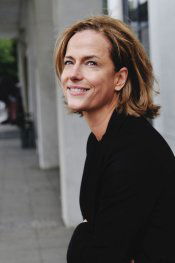 Lesung mit Claudia Michelsen: „Sag mir, wo die Blumen sind... Erinnerungen an und von Marlene Dietrich