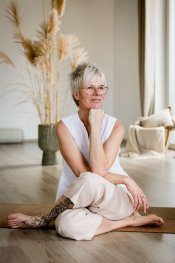 LoSaGa | Achtsamkeit - Selbstfürsorge für die Frau, Yogastudio Lücke, 26.08.2026, 10:00 - 11:30 Uhr